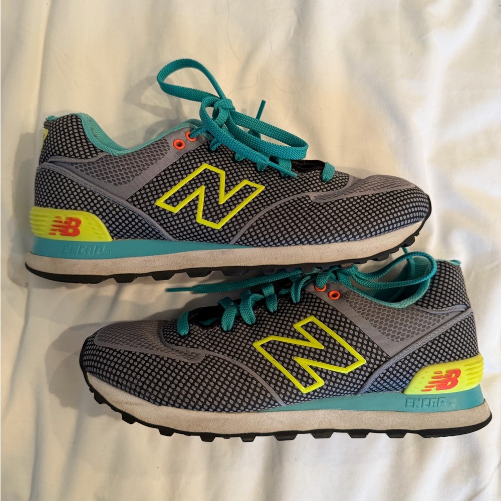 New Balance 574 Gray & neon sz 7.5